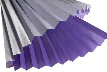 Thermo Plissee mit reflektierender Rückseite gegen Hitze